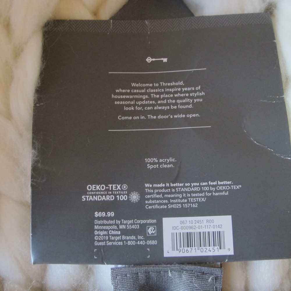 🔴🔴🔴SOLD🔴🔴🔴Threshold Super Chunky Knit Woven Throw 50" x 60" NWT - Picture 8 of 8